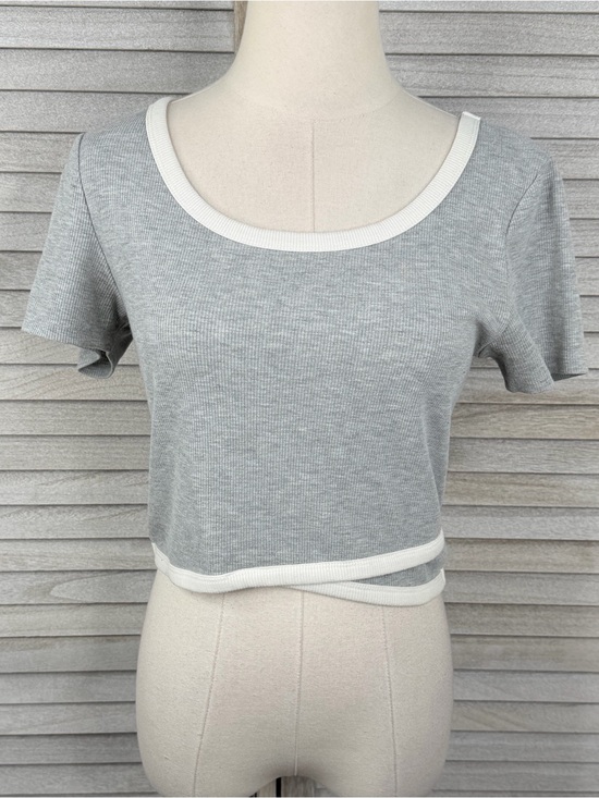 Charlotte Russe Tops - CHARLOTTE RUSSE Women's Gray Crop Top with White Trim-Medium